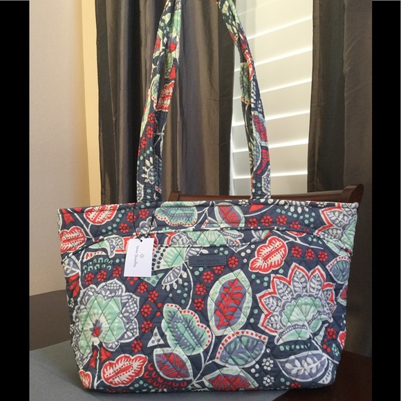 Vera Bradley Handbags - NWT VERA BRADLEY MANDY SHOULDER BAG